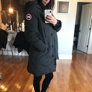 SOLD - Canada Goose Kensington parka